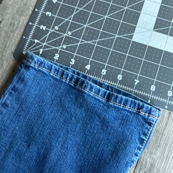 Torrid Denim Jeans Distress Straight leg 18R - Picture 12 of 12